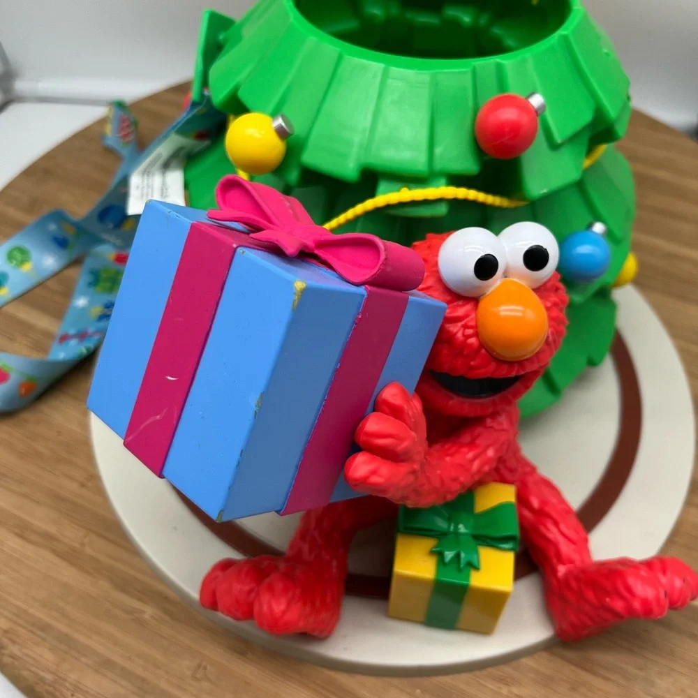 2023 Sesame Place Elmo Christmas‎ Tree Popcorn Bucket SeaWorld.